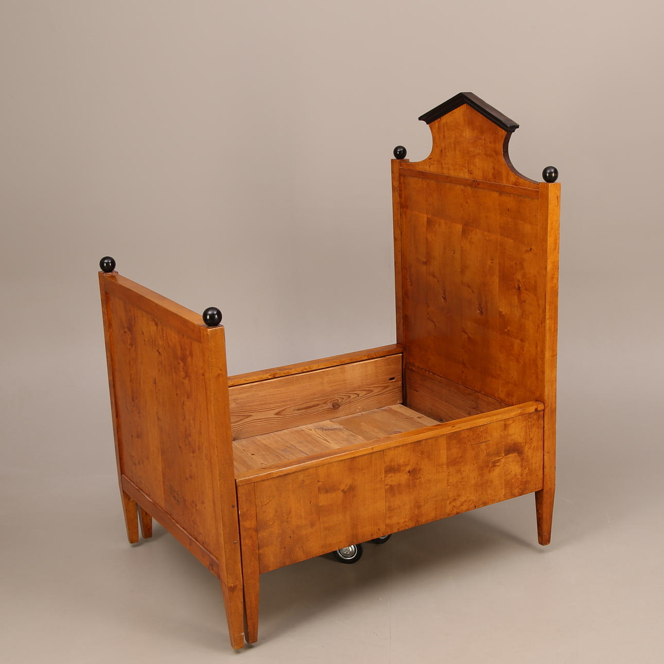 SÄNG, björk, utdragbar, 18-/1900-tal.