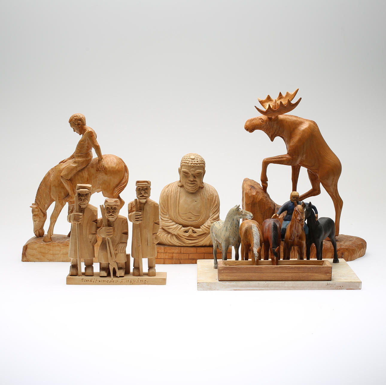 FIGURER, 5 st, skuret trä, tre signerad Sigge, 1900-talets andra hälft.