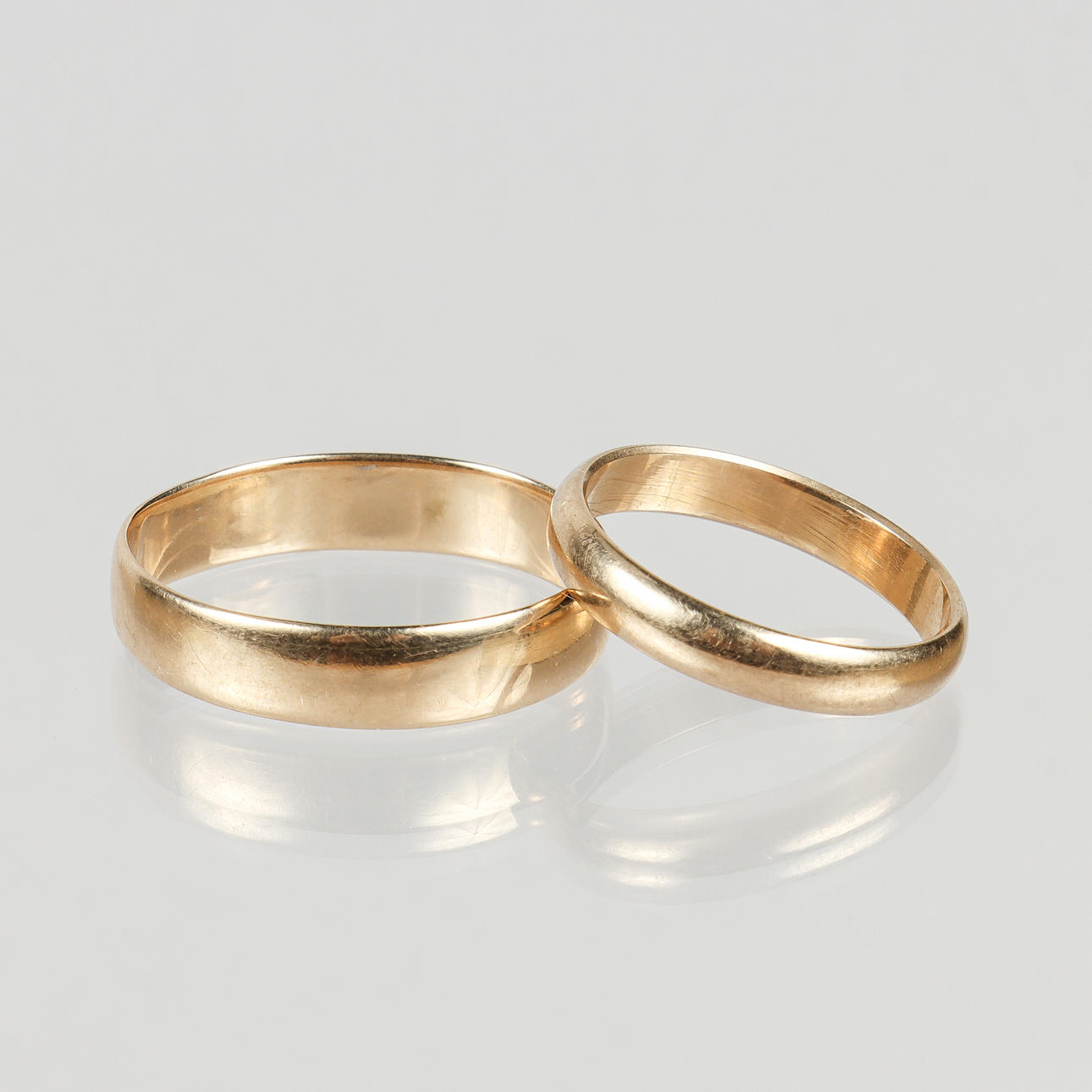 RINGAR 2 stycken 14k guld.
