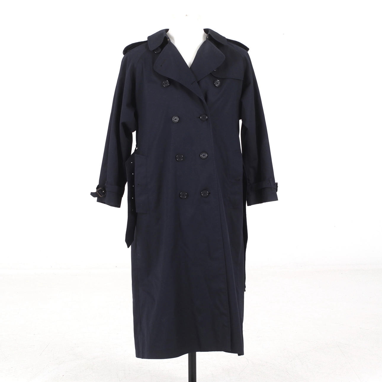 BURBERRY, Trenchcoat, England.