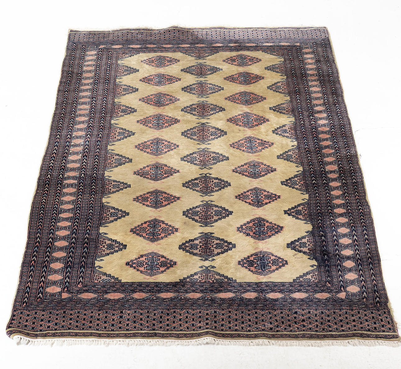 MATTA, handknuten orient ca 250 x 155 cm.