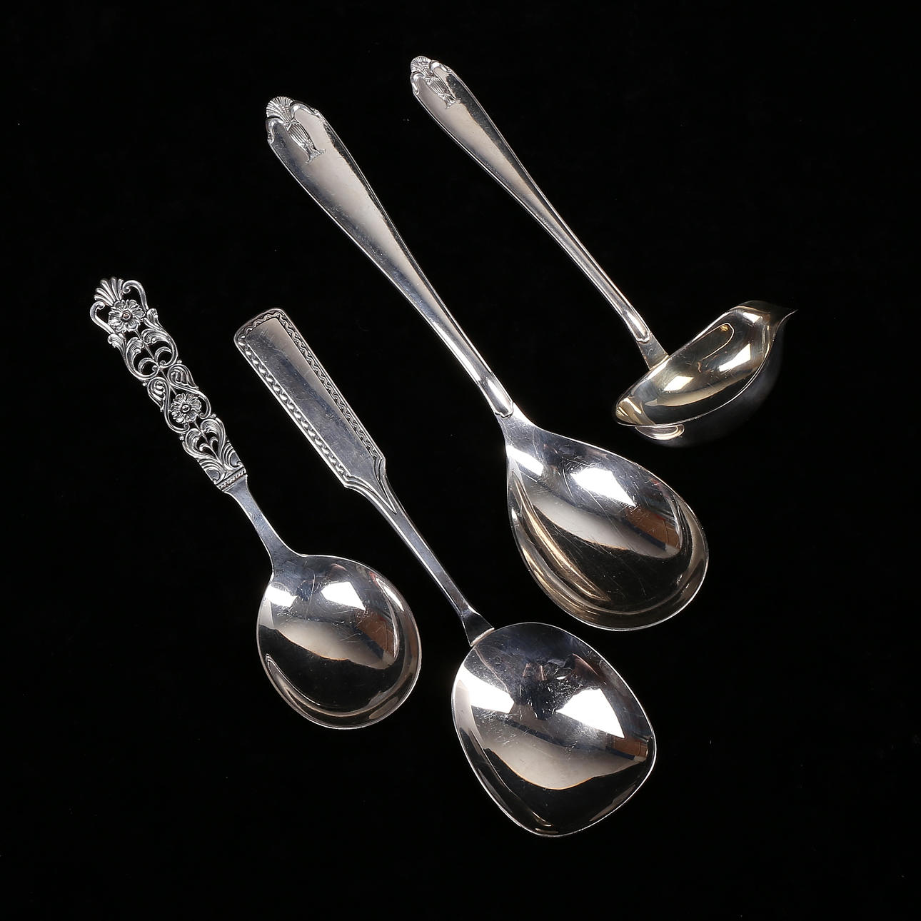 SKEDAR OCH SÅSLEV, silver, totalvikt 248 gram.