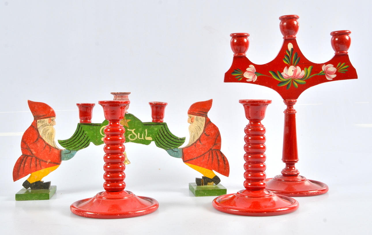 LJUSSTAKAR, 4 st, trä, 1900-tal.