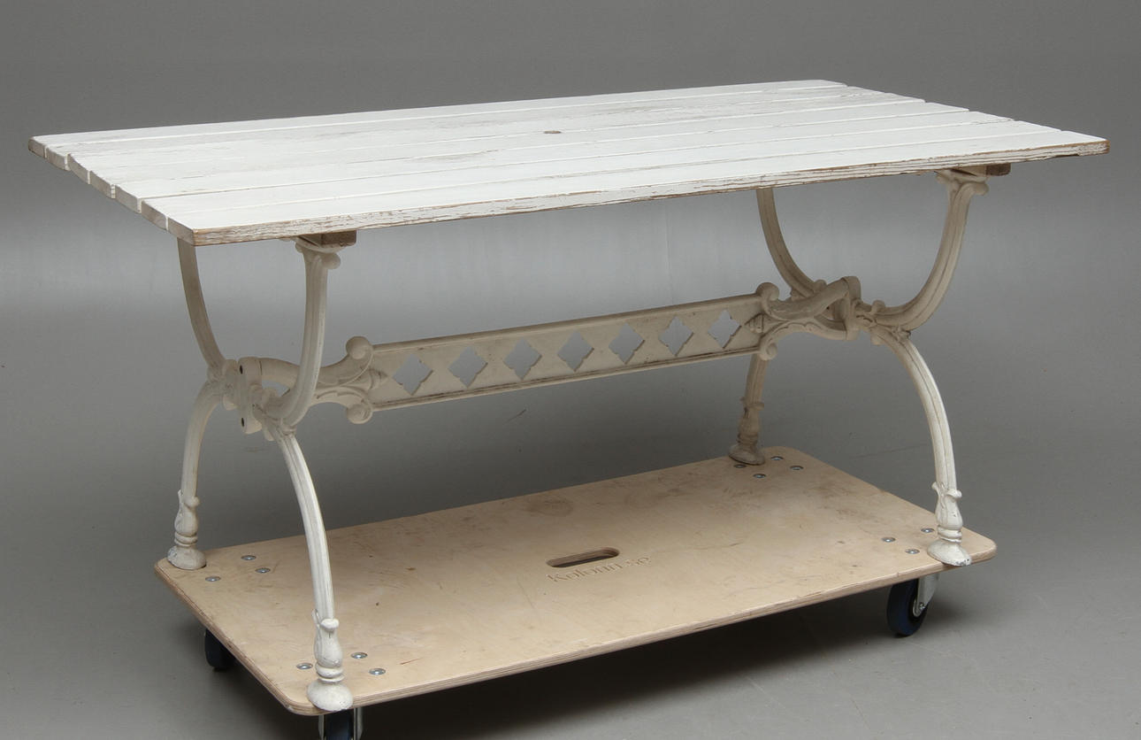 TRÄDGÅRDSBORD, Byarum.