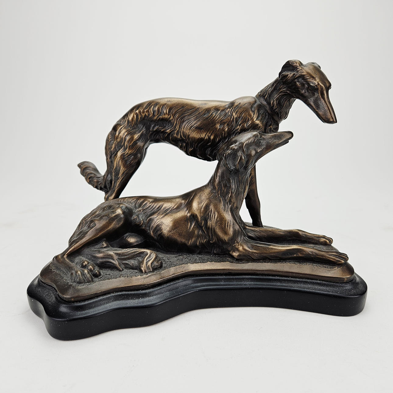 SKULPTUR, Borzoi, konstmassa, samtida.