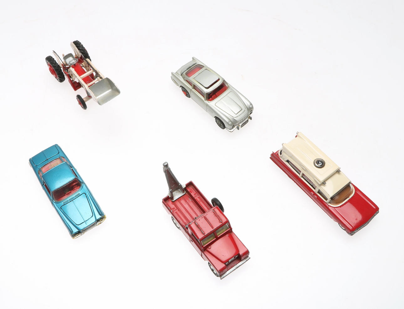 CORGI TOYS, 5 modellbilar, 1900-talets andra hälft.