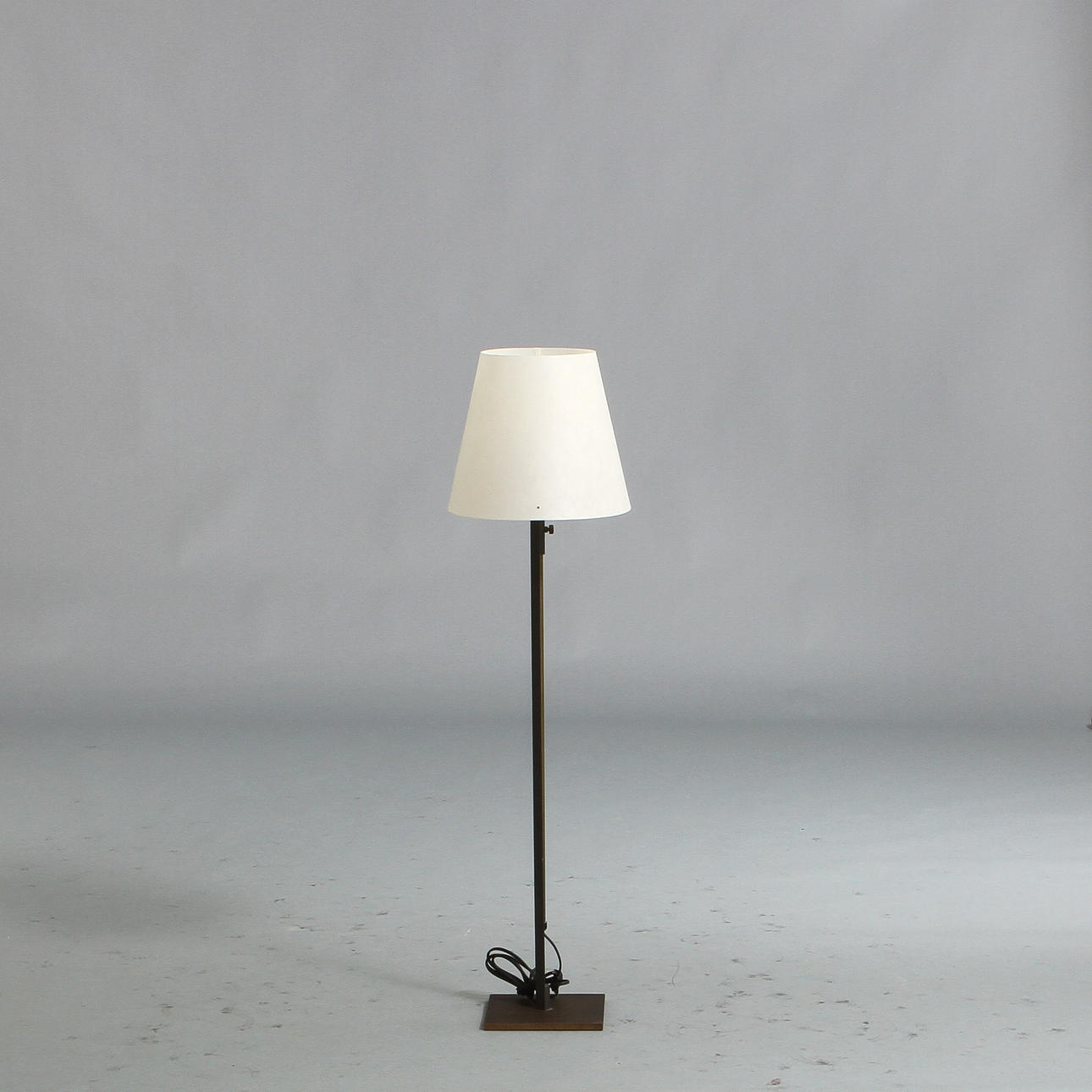 GOLVLAMPA, Lars Bessfelt för Ateljén i Anderslöv.