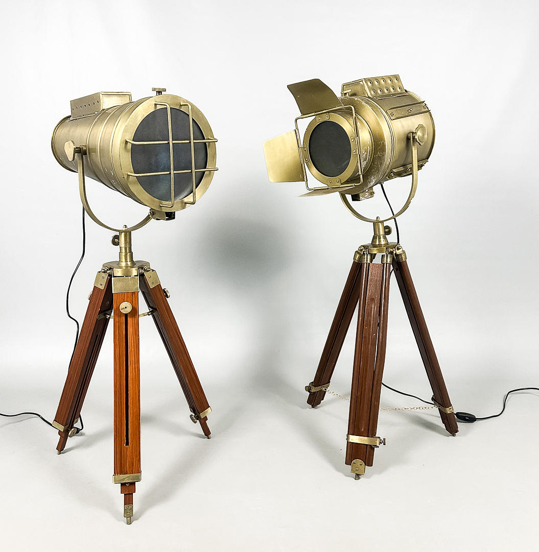 GULVLAMPER, 2 stk., industriel stil, 2000-tallet.