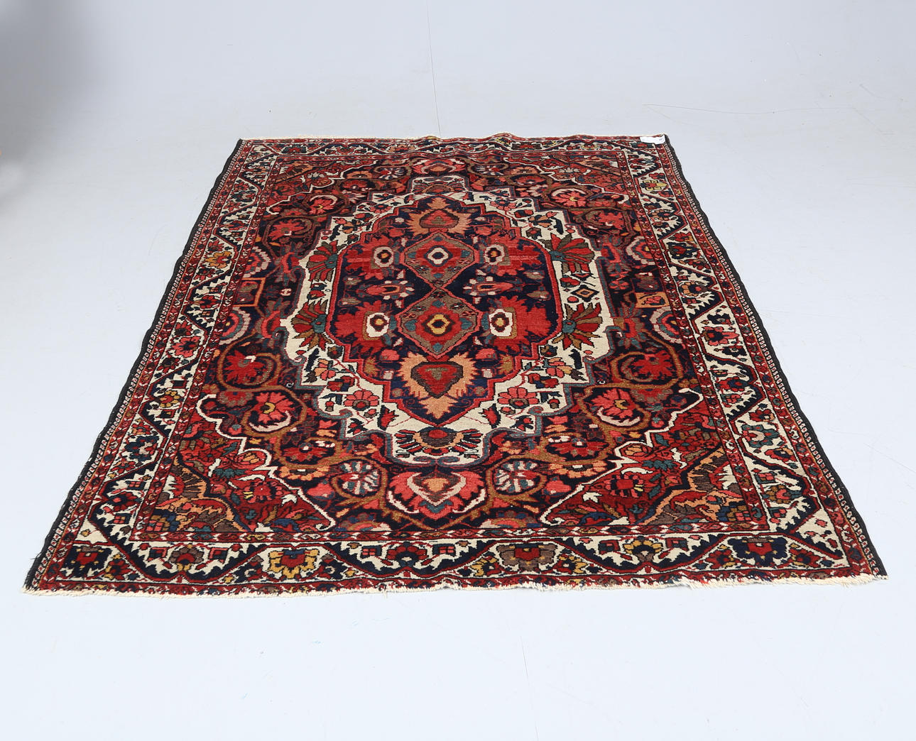 MATTA, orientalisk, polykrom design.