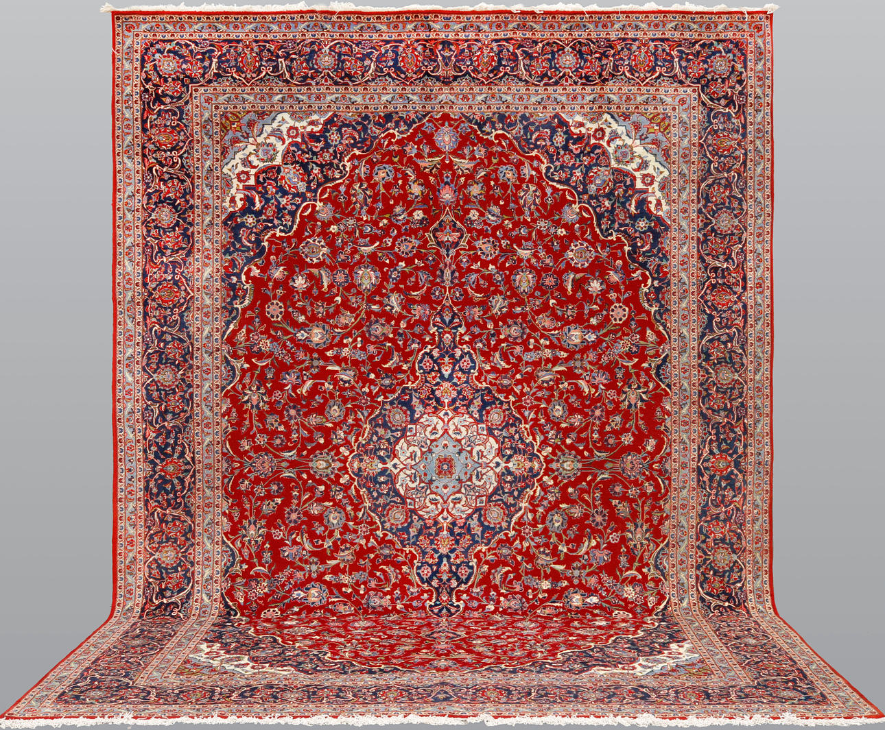 MATTA. Keshan korkull, 425 x 297 cm.
