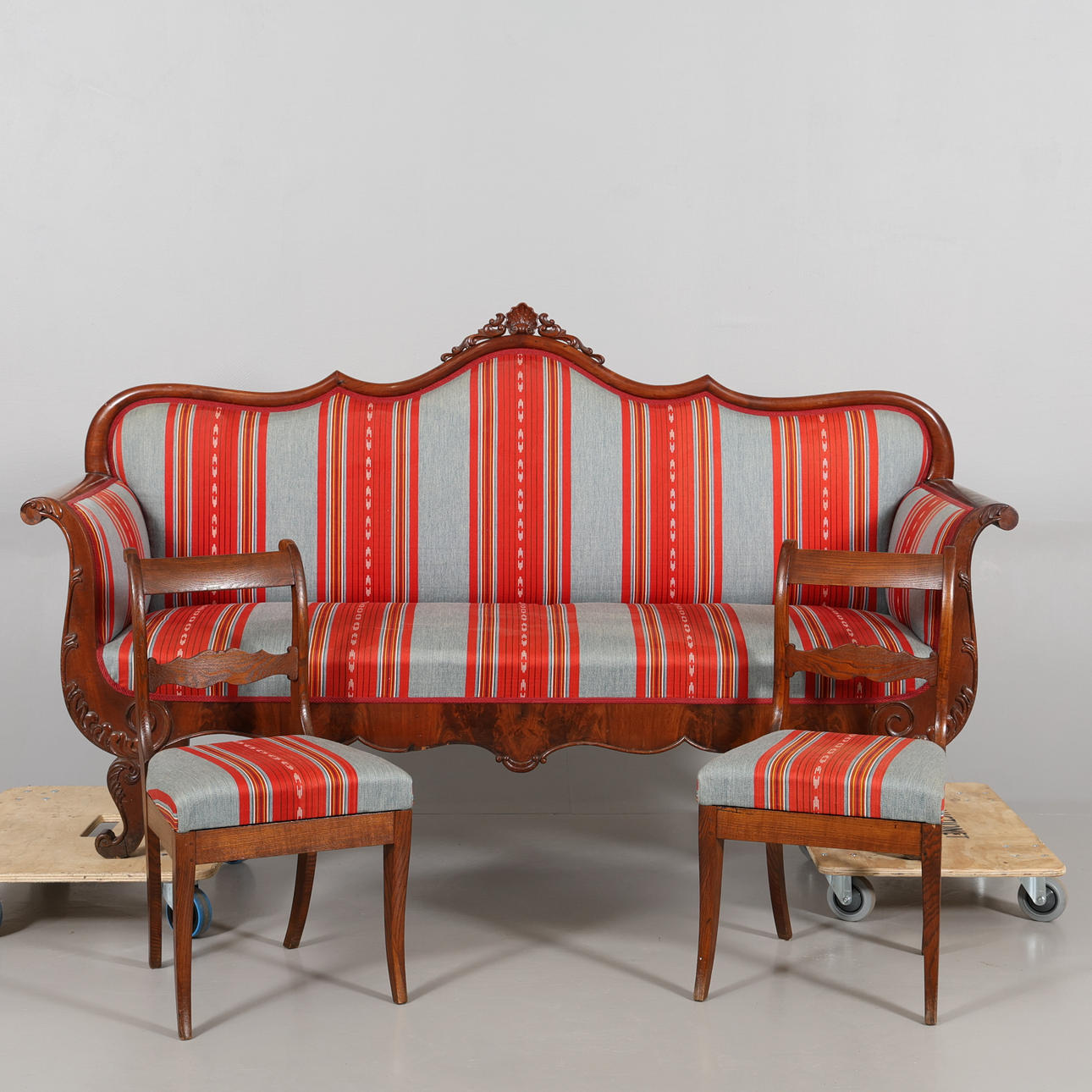 SOFFA Karl-Johan stil med 2 stolar.