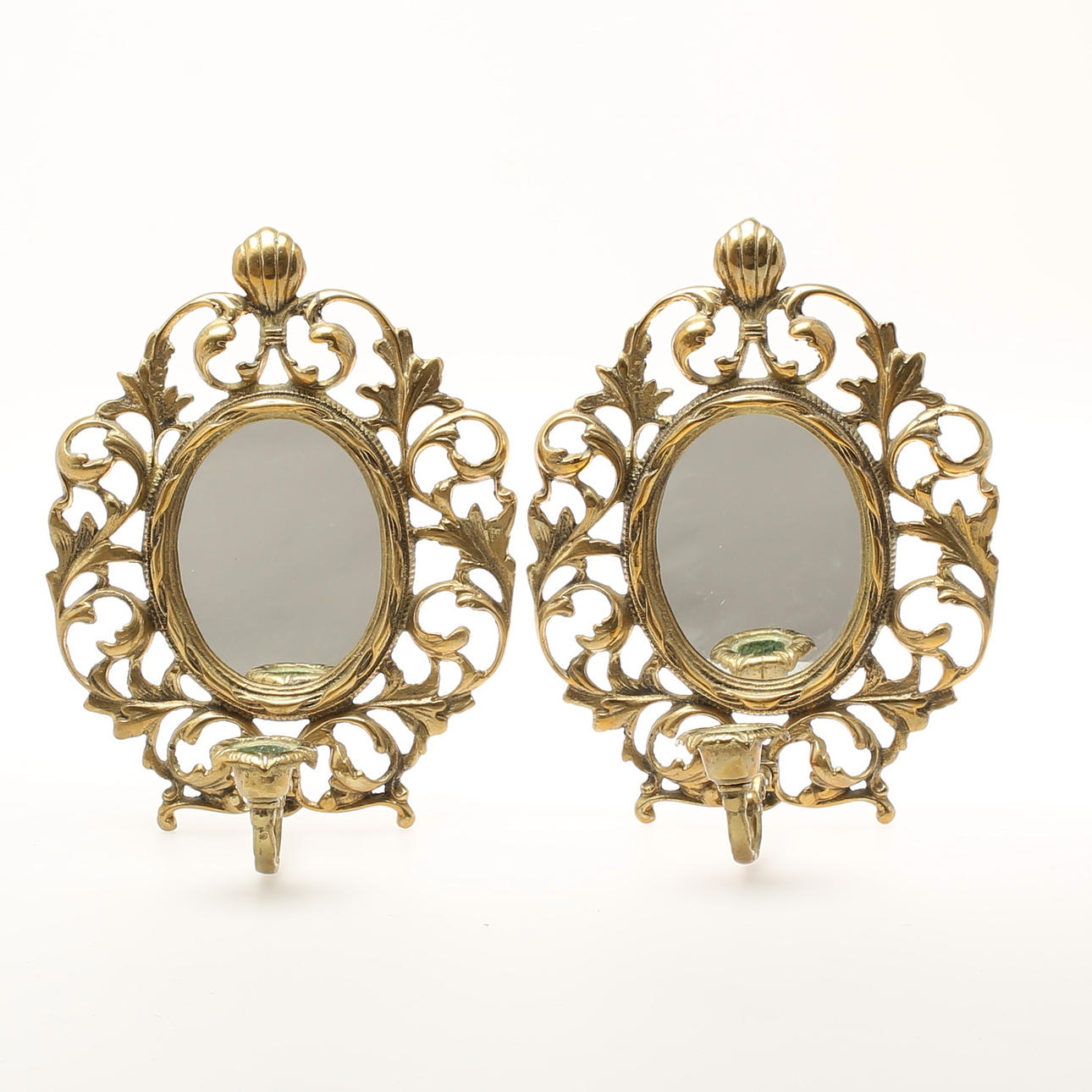 SPEGELLAMPETTER, ett par, rokokostil, mässing.