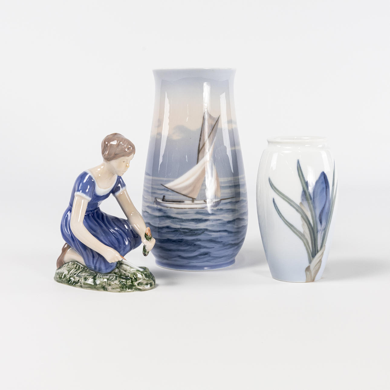 FIGURIN, VASER. 3 st, Bing & Gröndahl, Danmark.