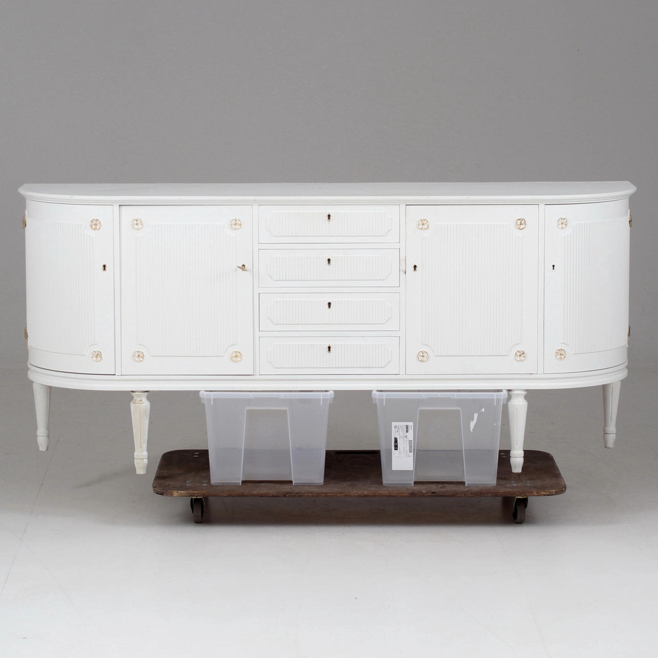 SIDEBOARD, Gustaviansk stil, 1900-talets andra hälft.
