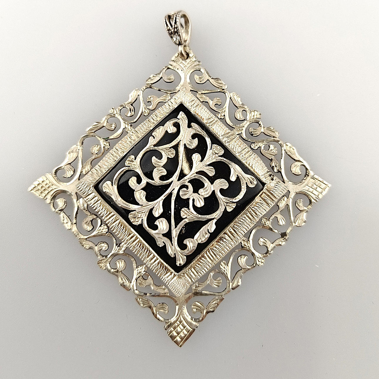 Silver pendant with obsidian inlay. Jewellery & Gemstones - Brooches ...