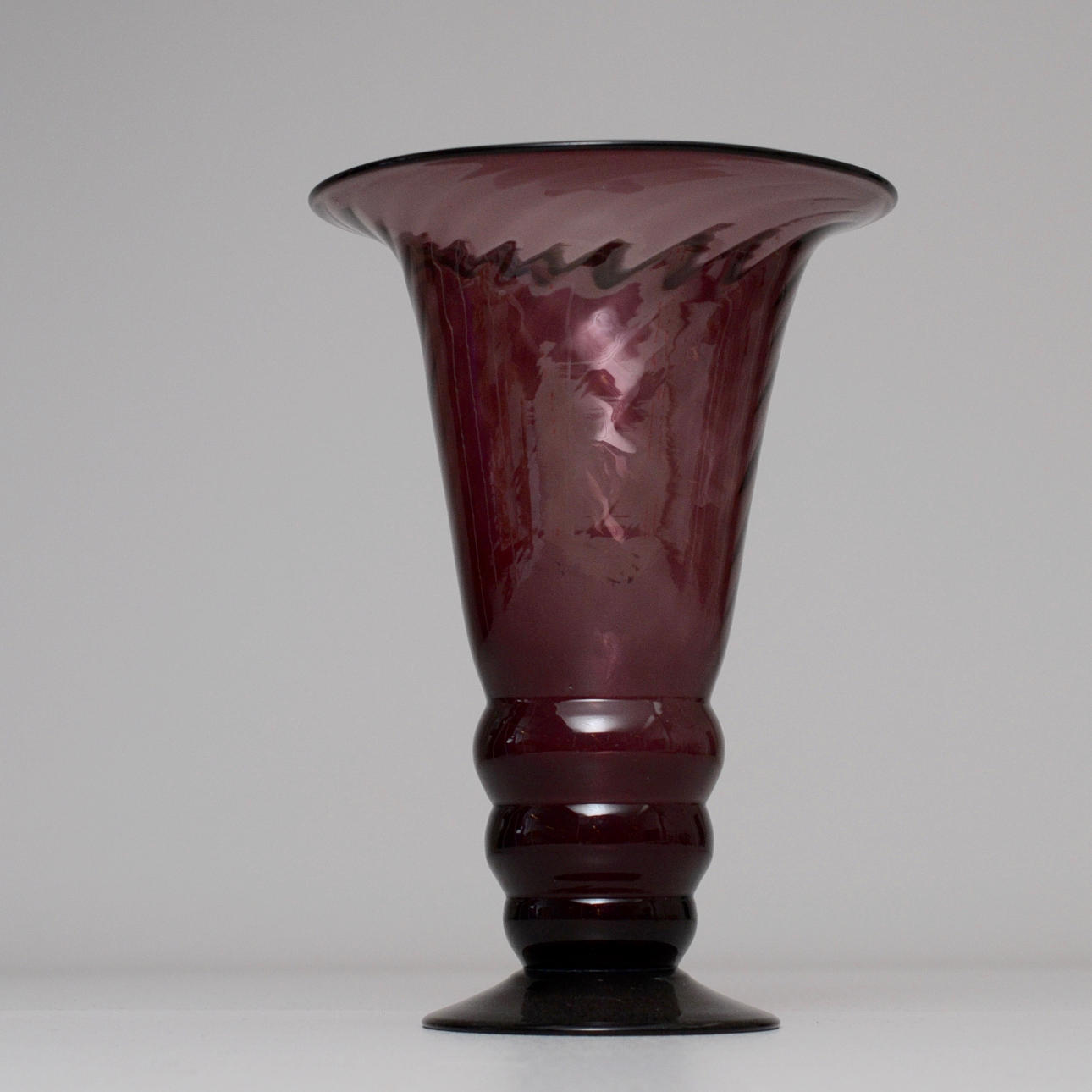 SIMON GATE. VAS, art deco.