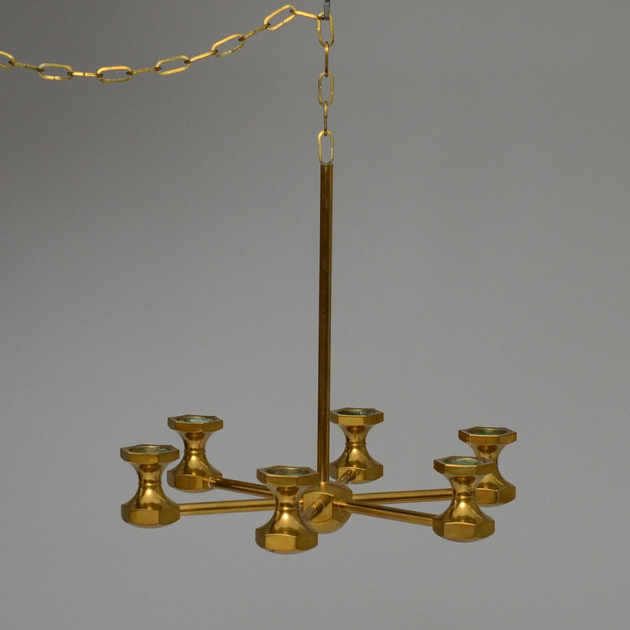 TAKKRONA, Gusum mässing.