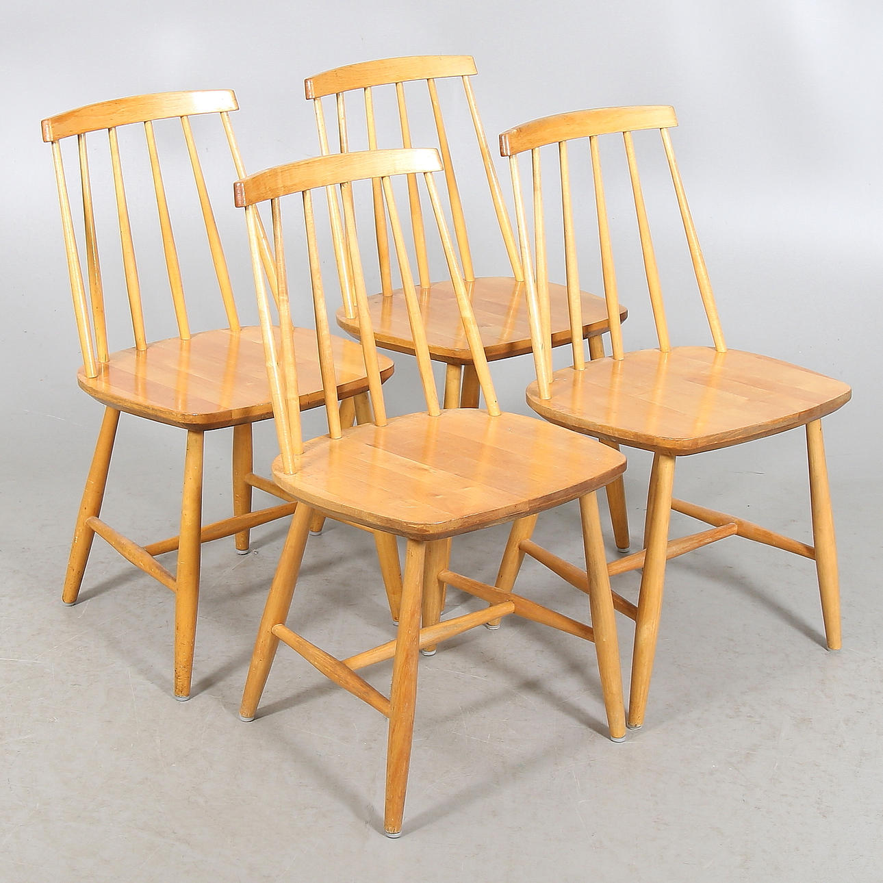 PINNSTOLAR, 4 st. björk, 1900-talets mitt.