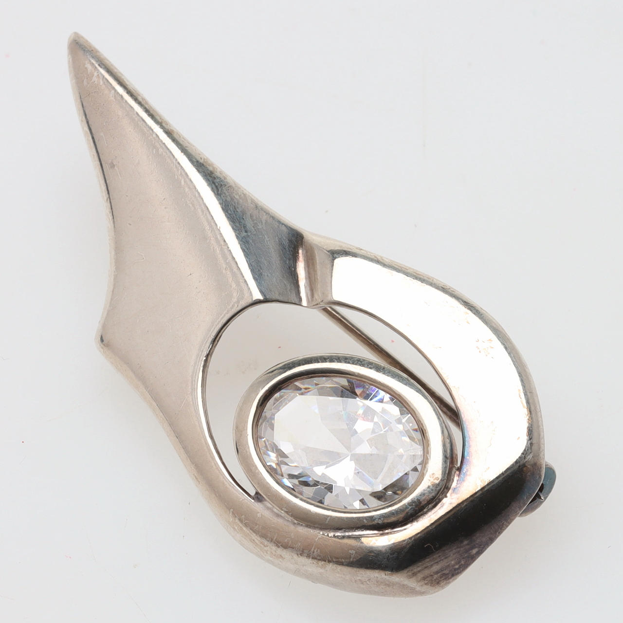 BROSCH, sterlingsilver med bergkristall.