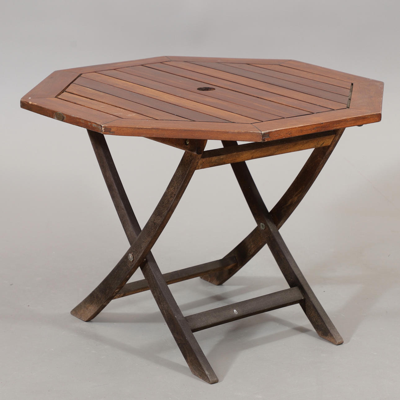 TRÄDGÅRDSBORD, teak, 1900/2000-tal.