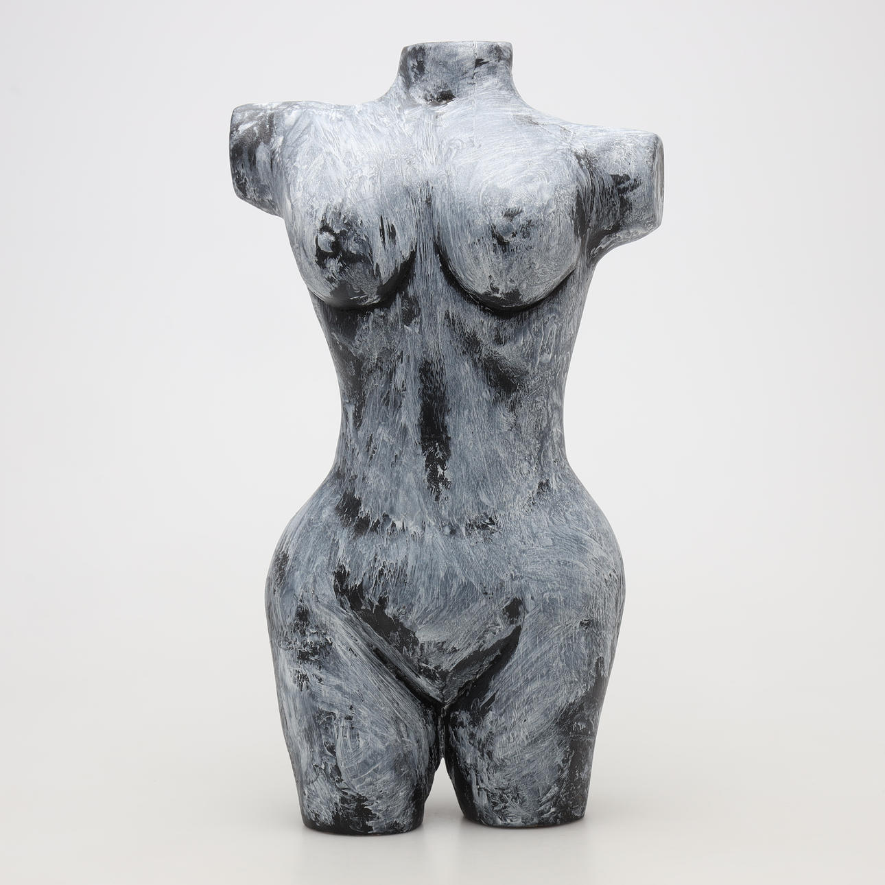 SKULPTUR, torso, bemålat trä.