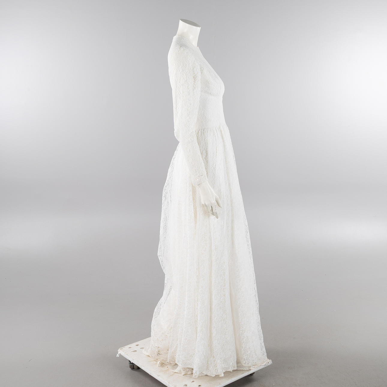 cream boho dress maxi Lace V Neck Lace Maxi Dress. Love that Boho