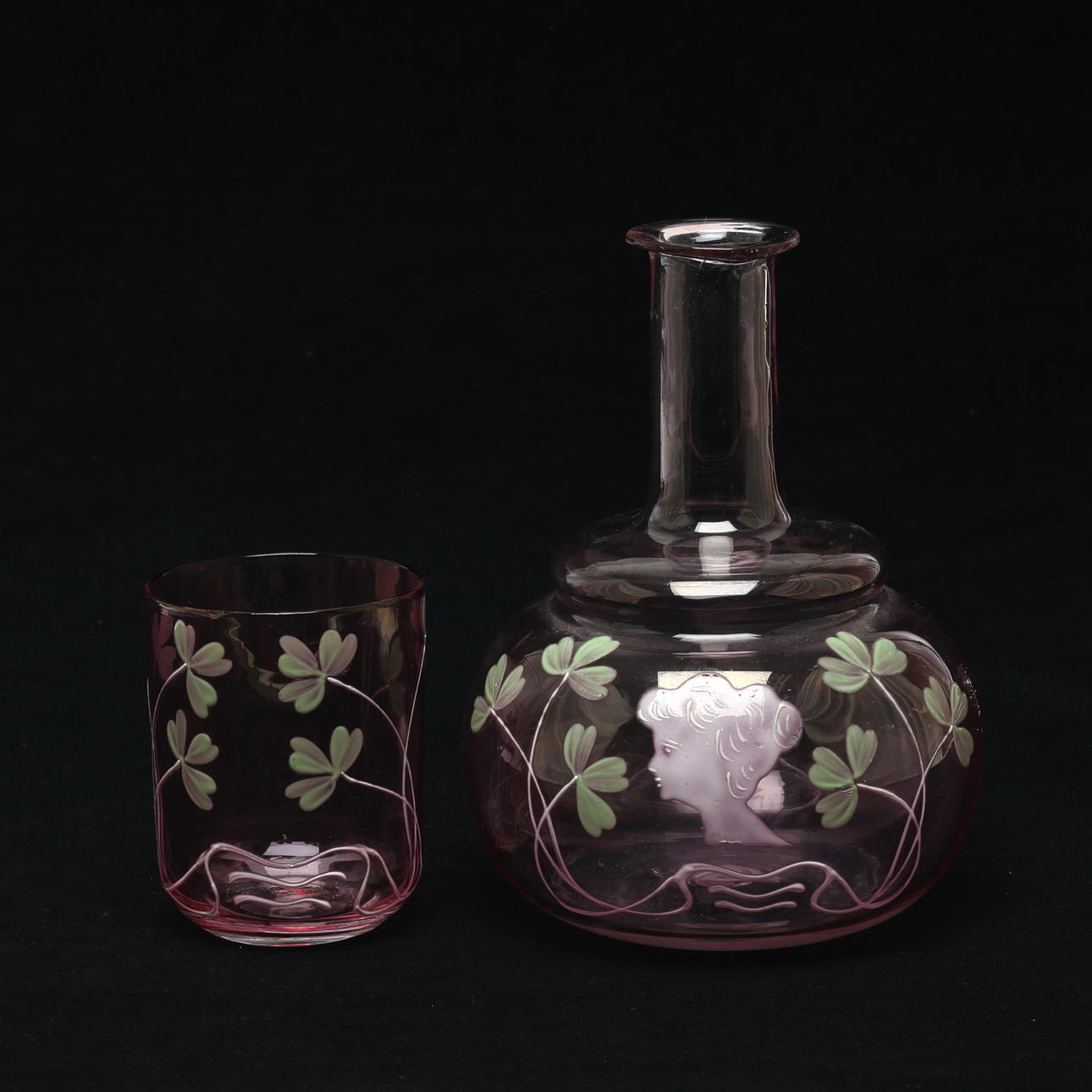 VATTENKARAFFIN med GLAS, glas med emaljmålning, jugend, omkring, sekelskiftet 18/1900.