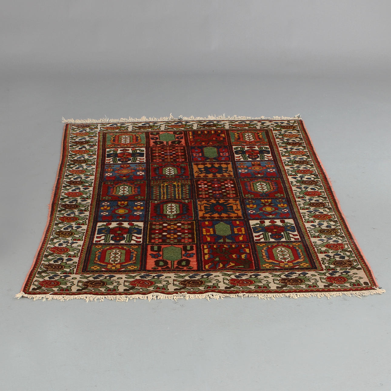 ORIENTALISK MATTA, Bachtiari, 217 x 142 cm.