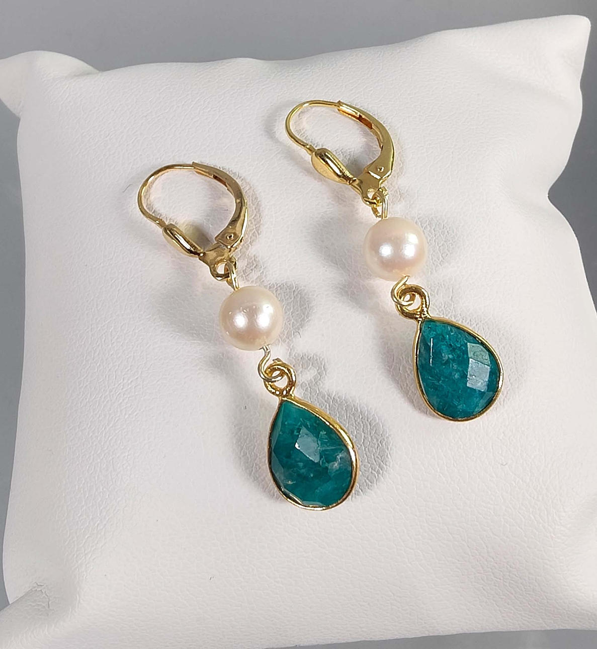 EMERALD PEARL EARRINGS, 925 silver.
