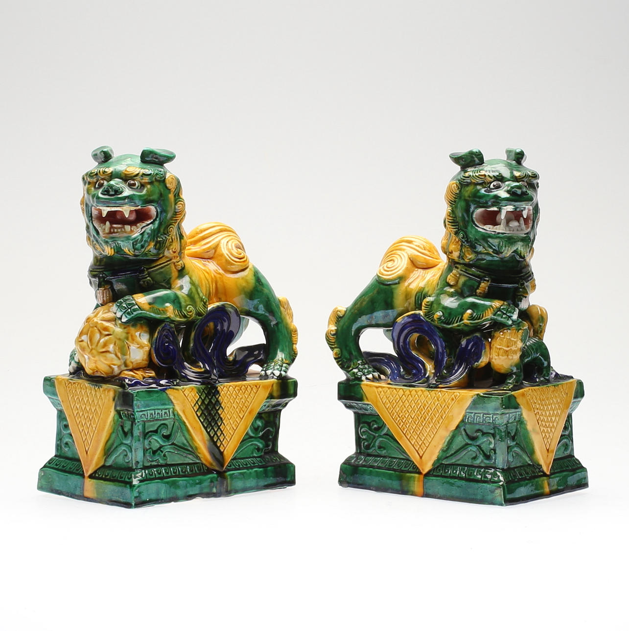 FOHUNDAR, keramik, orientaliska, 1900-tal.