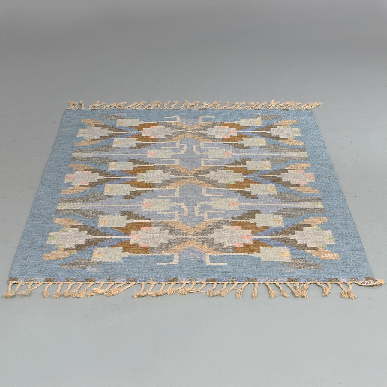 INGEGERD SILOW. Rölakan, mönster "Ekeby", 200 x 140 cm.