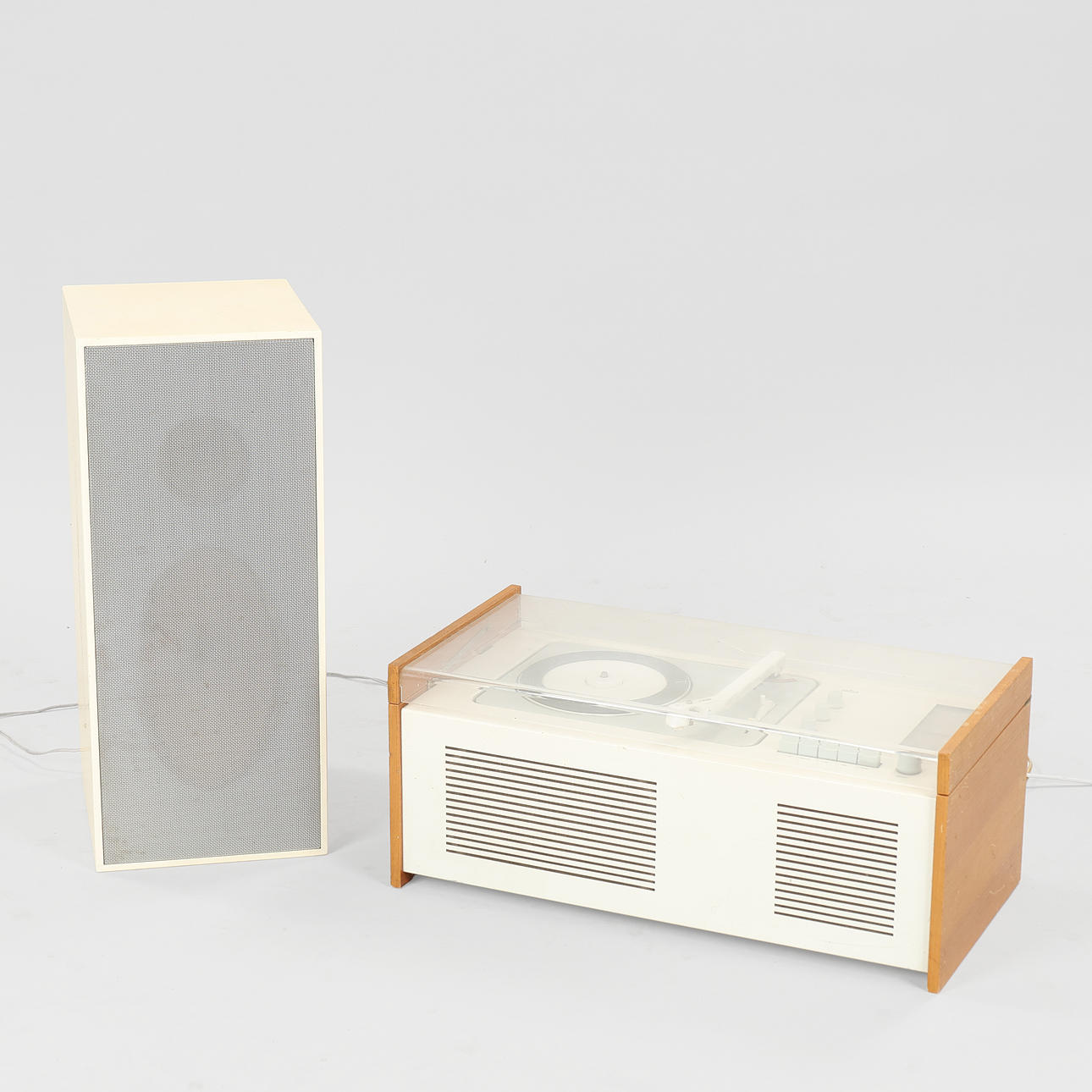 DIETER RAMS & HANS GUGELOT. Radio and record player with speaker, model ...