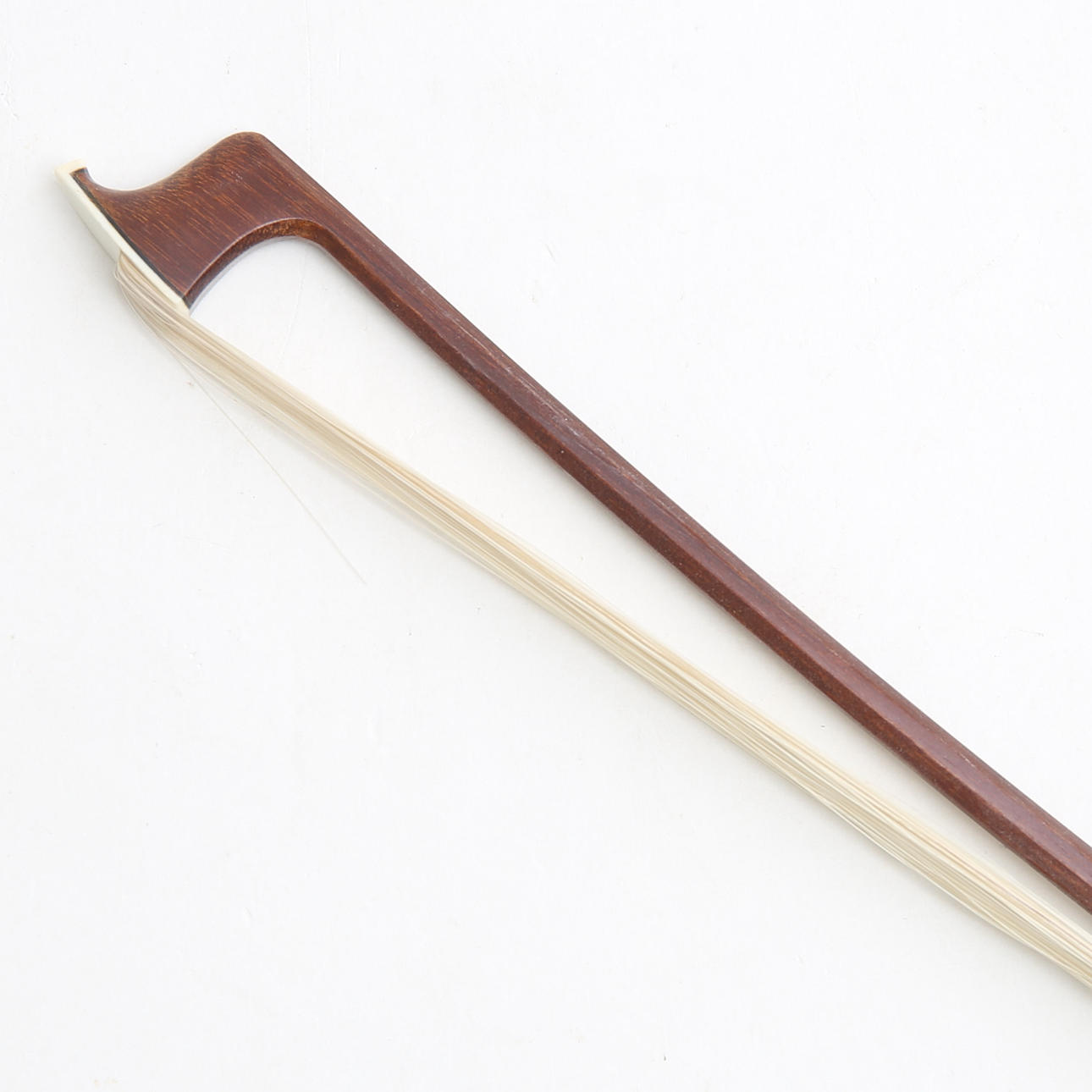 VIOLINSTRÅKE, Märkt Knoll, octagonal, pärlemorinläggning.