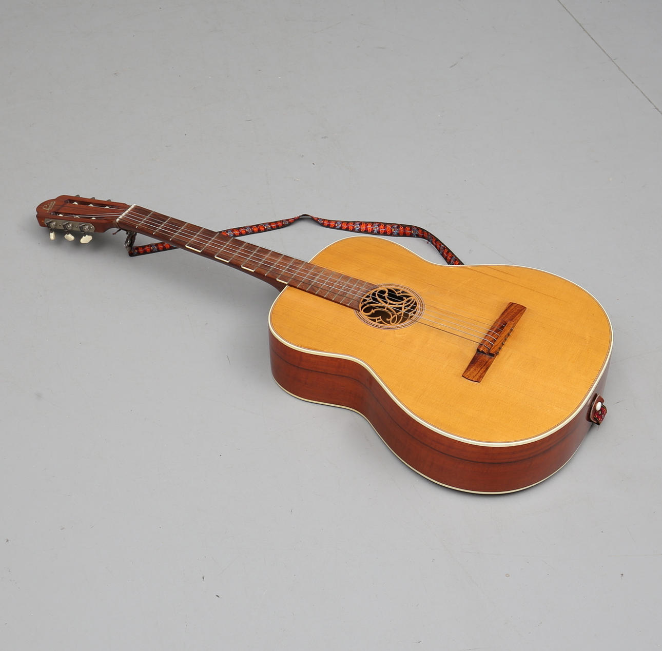 GITARR, Levin.