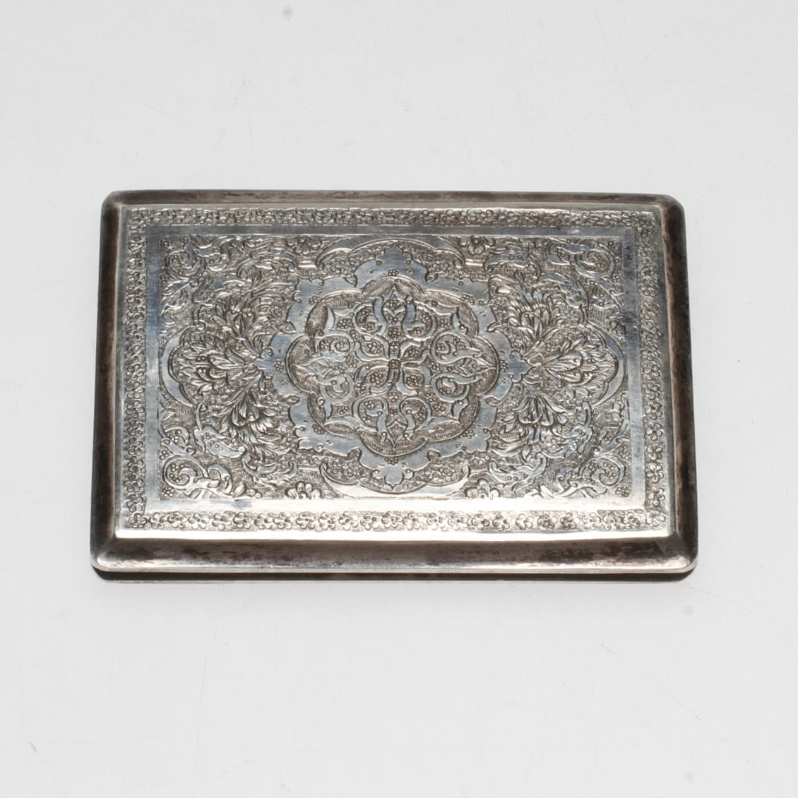 CIGARETTETUI, Persien, 1900-tal, Silver, vikt 100 gram.