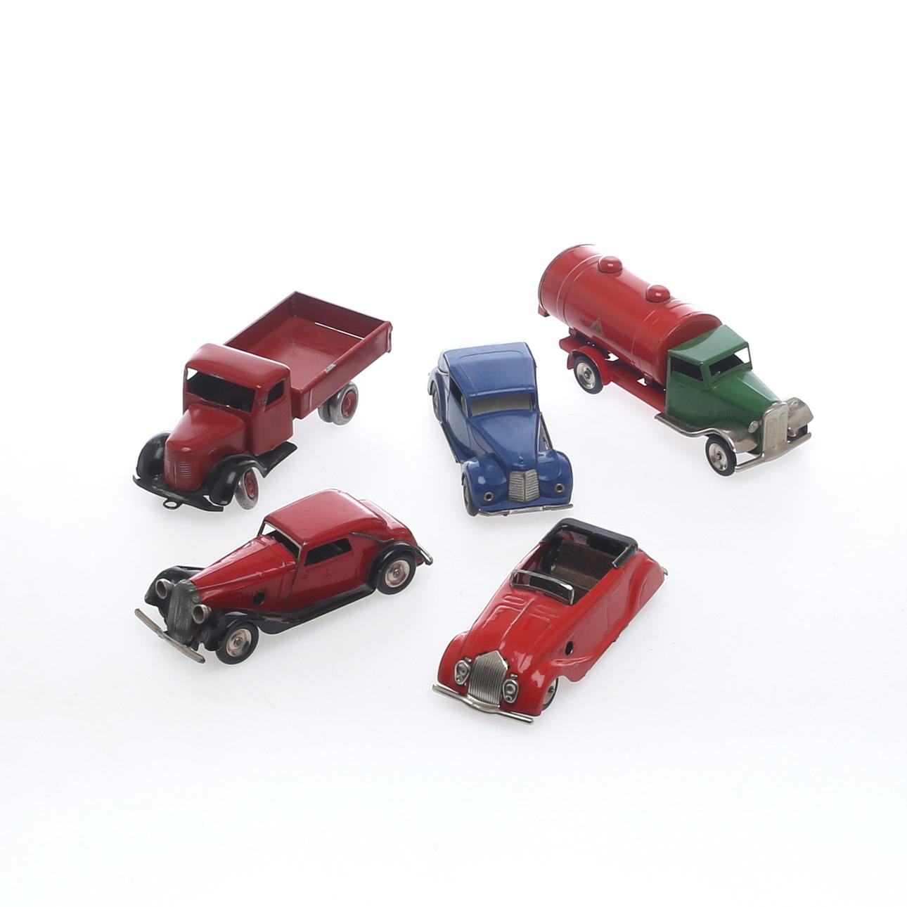 TRIANG MINIC 4 plåtbilar och LISS svensk lastbil.