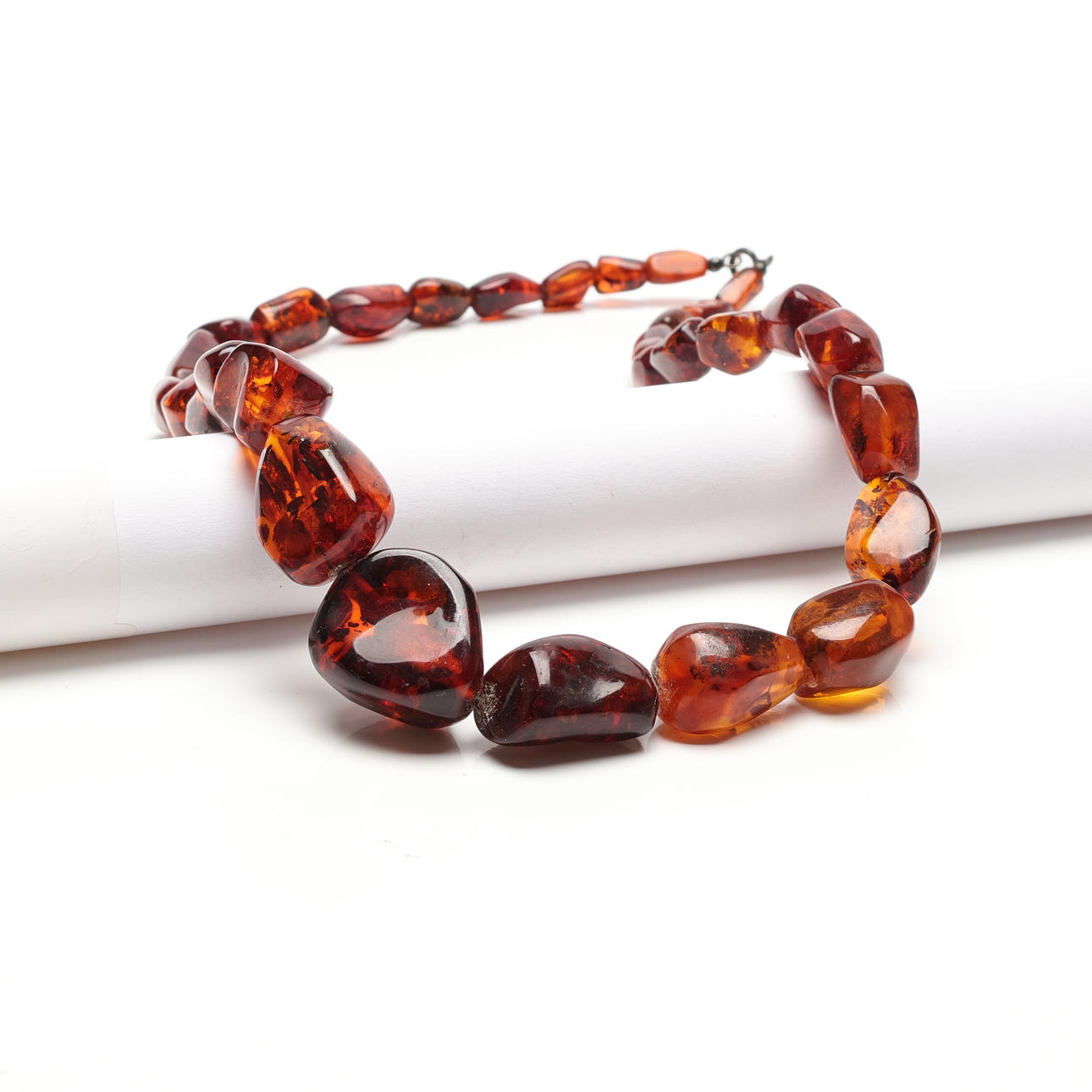 COLLIER, bärnsten, 1900-tal.