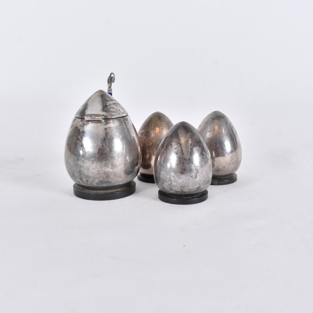 EVALD NIELSEN. kryddset, 4 delar, sterlingsilver och bakelit.