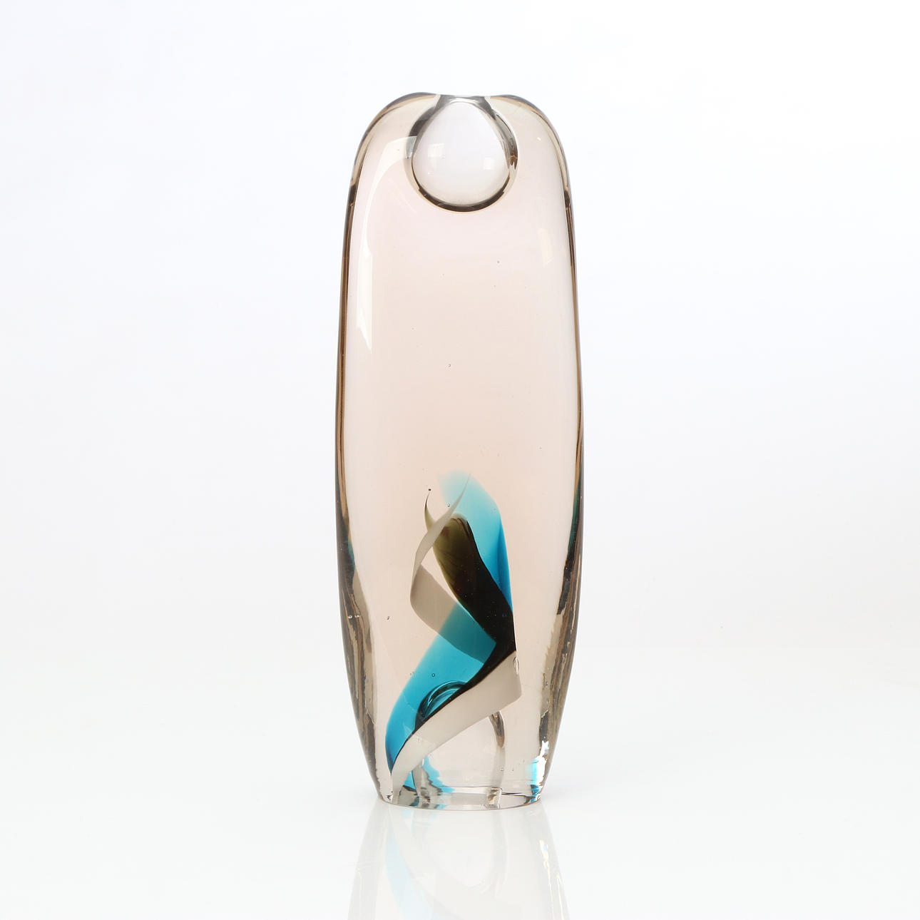 VAS. Konstglas. Osignerad.