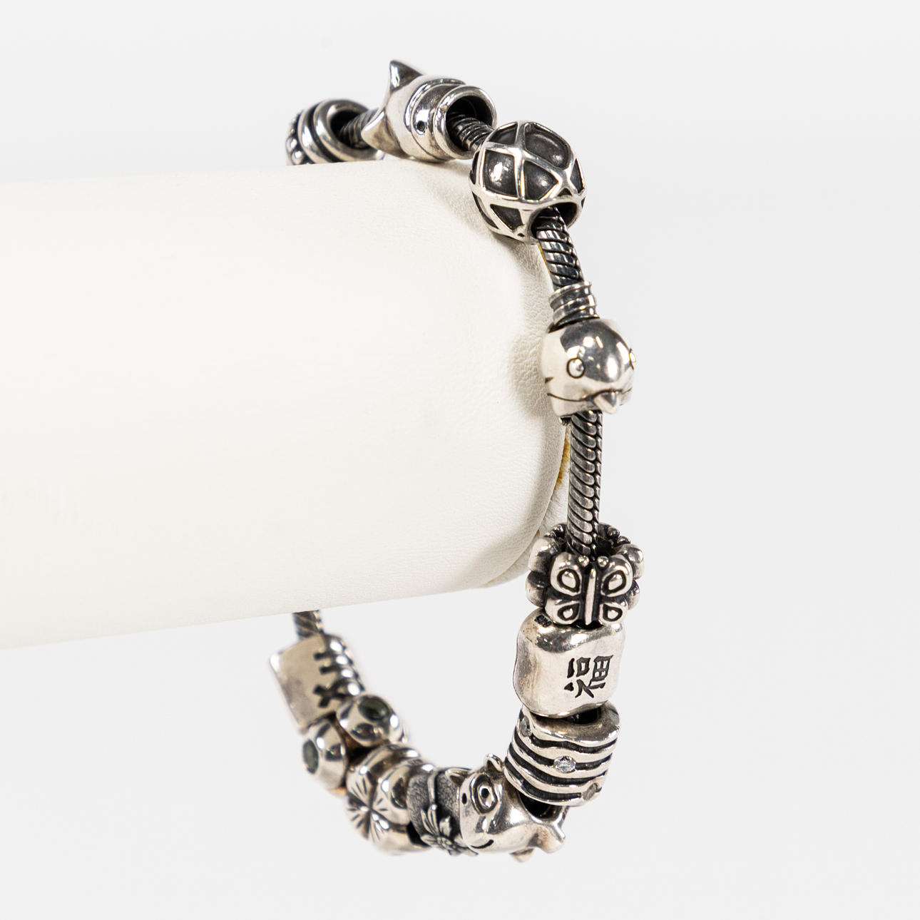 ARMBAND. Silver. Pandora.