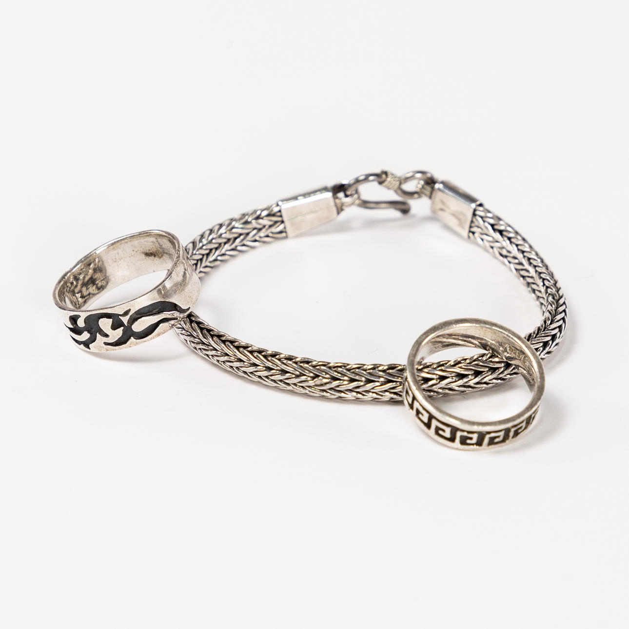 ARMBAND, RINGAR. Silver.