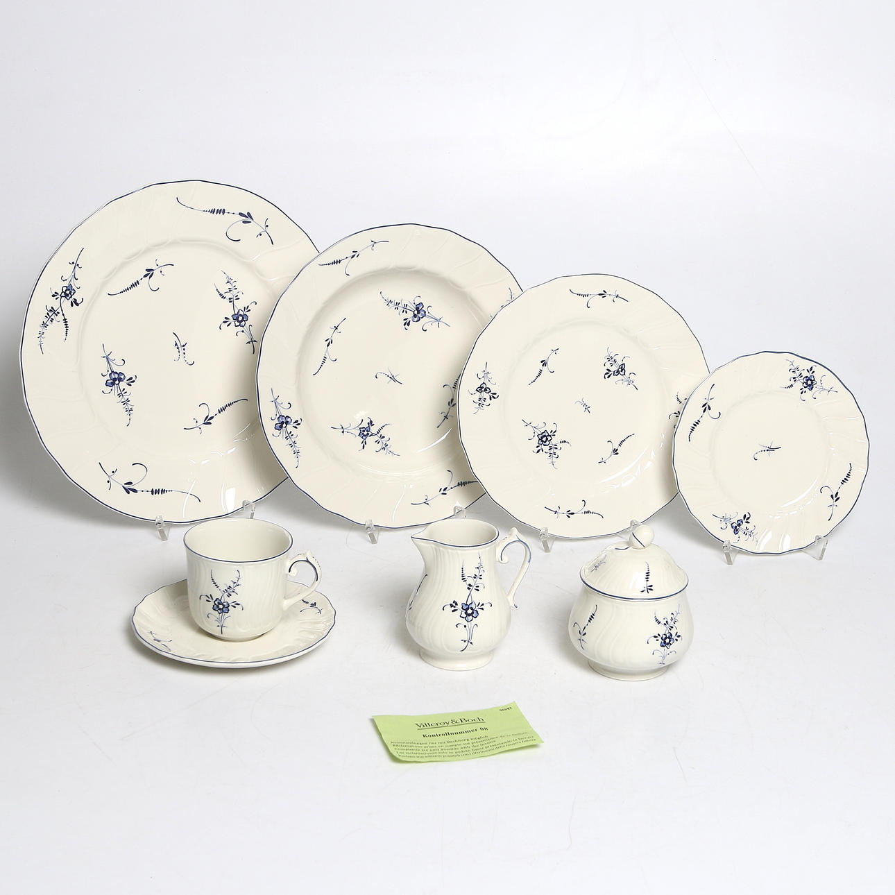 KAFFESERVIS och SERVISDELAR, 42 delar, rokokostil, vitroporslin, Villeroy & Boch, Tyskland 1900-tal.