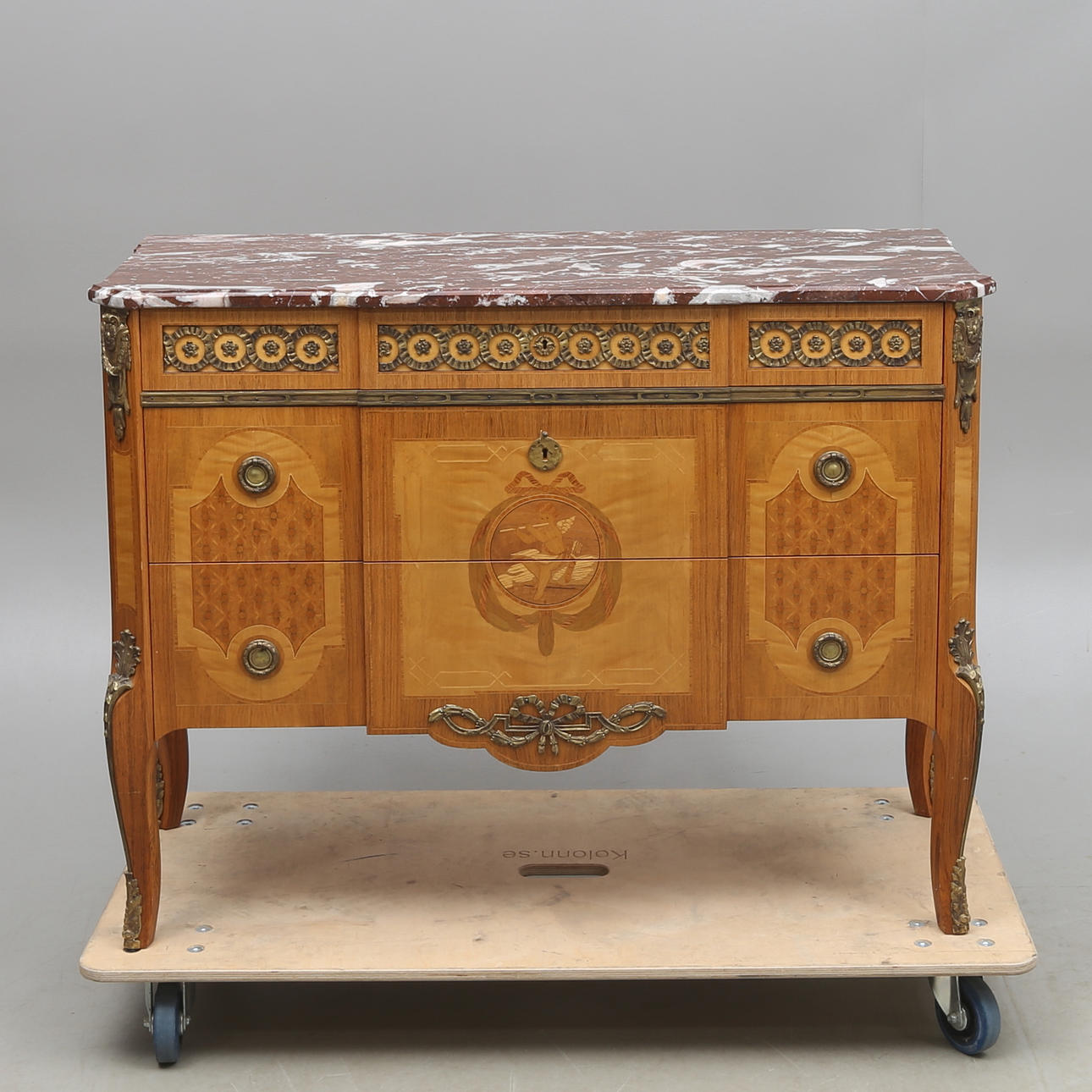 BYRÅ, med stenskiva, gustaviansk stil, 1900-tal.