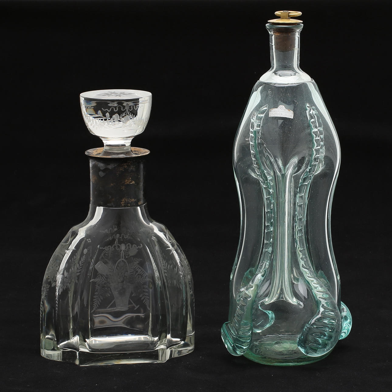 KARAFFER, 2 st, Danvikshyttan Stockholm samt 1 med silverhals, 1947.