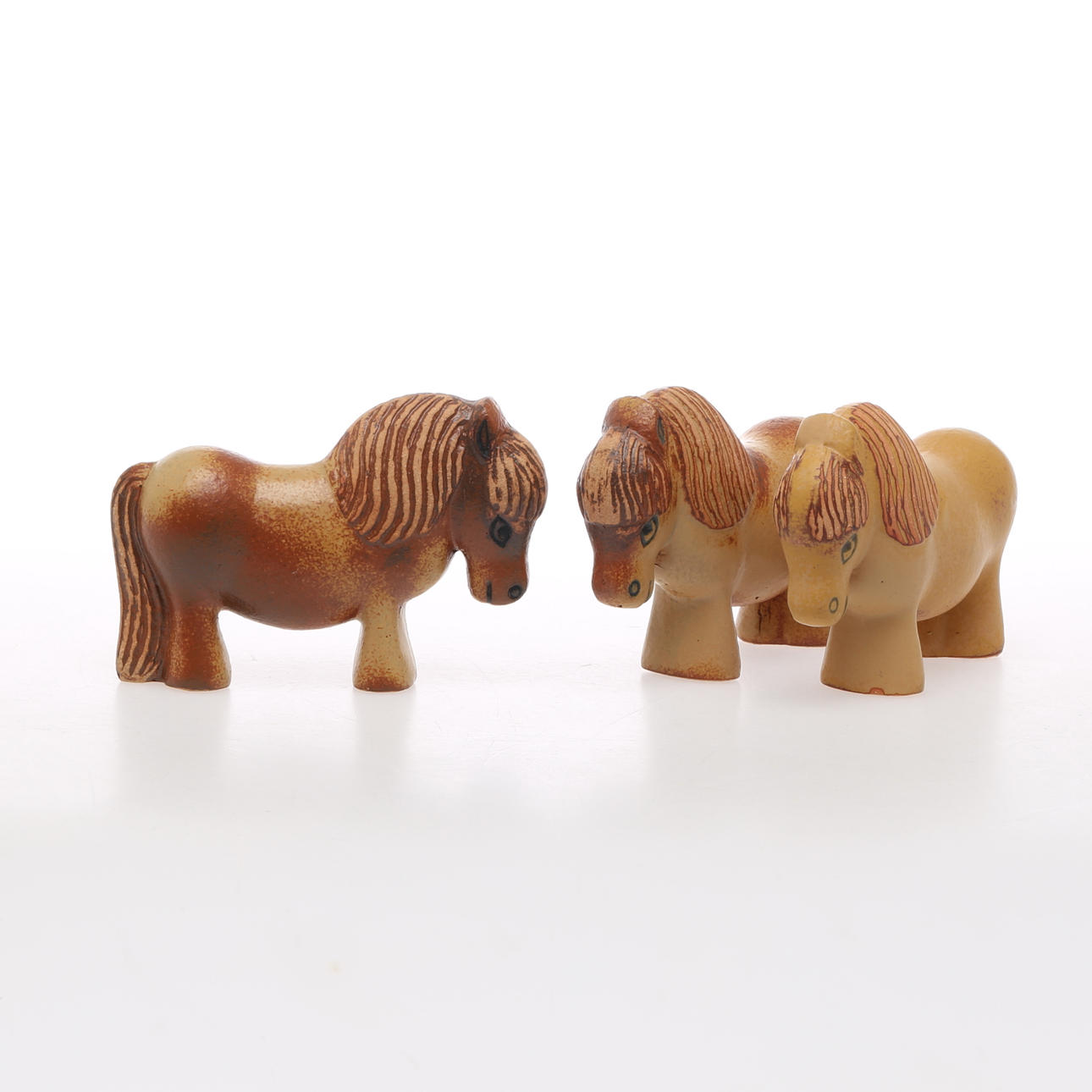 FIGURINER, 3 st, stengods, hästar ur serien Lillskansen, Lisa Larson, Gustavsberg.