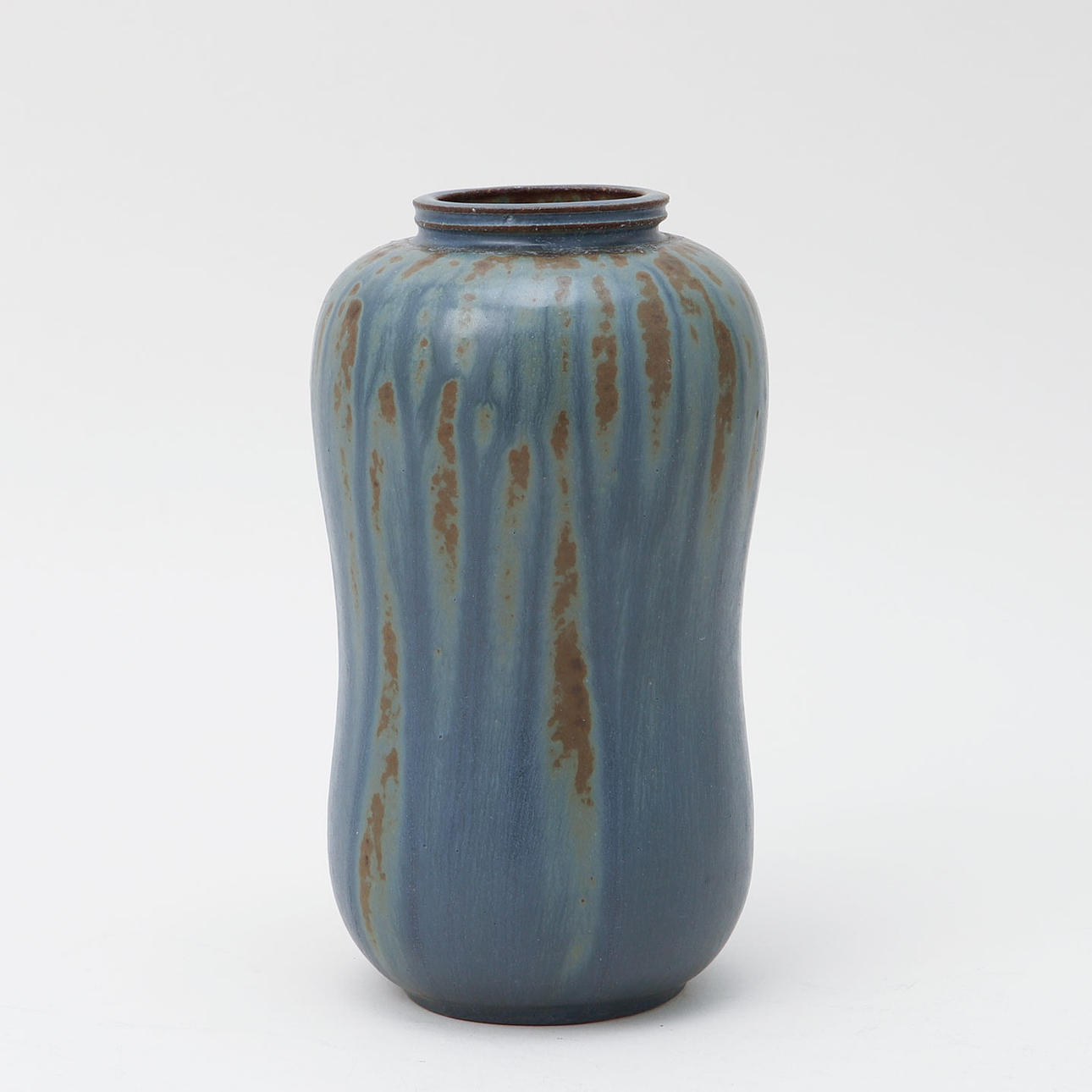 ARNE BANG. Vas, stengods, Danmark, monogramsignerad.