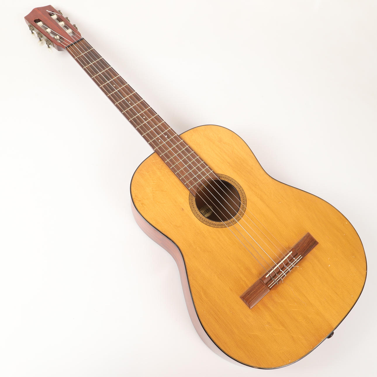 AKUSTISK GITARR, gran och mahogny, Nivada.