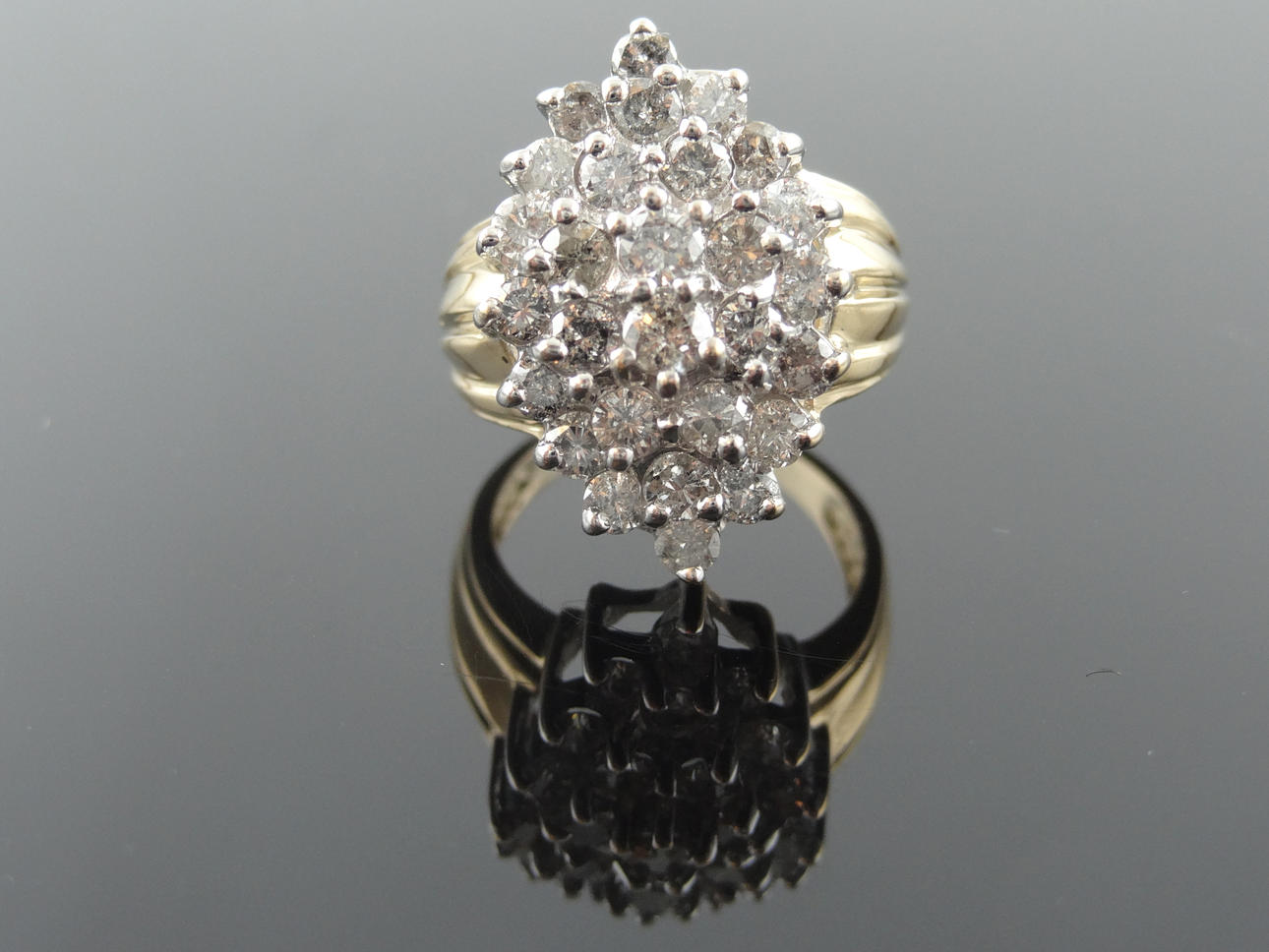 GRAND COCKTAIL DIAMOND RING 1,40cts 14.