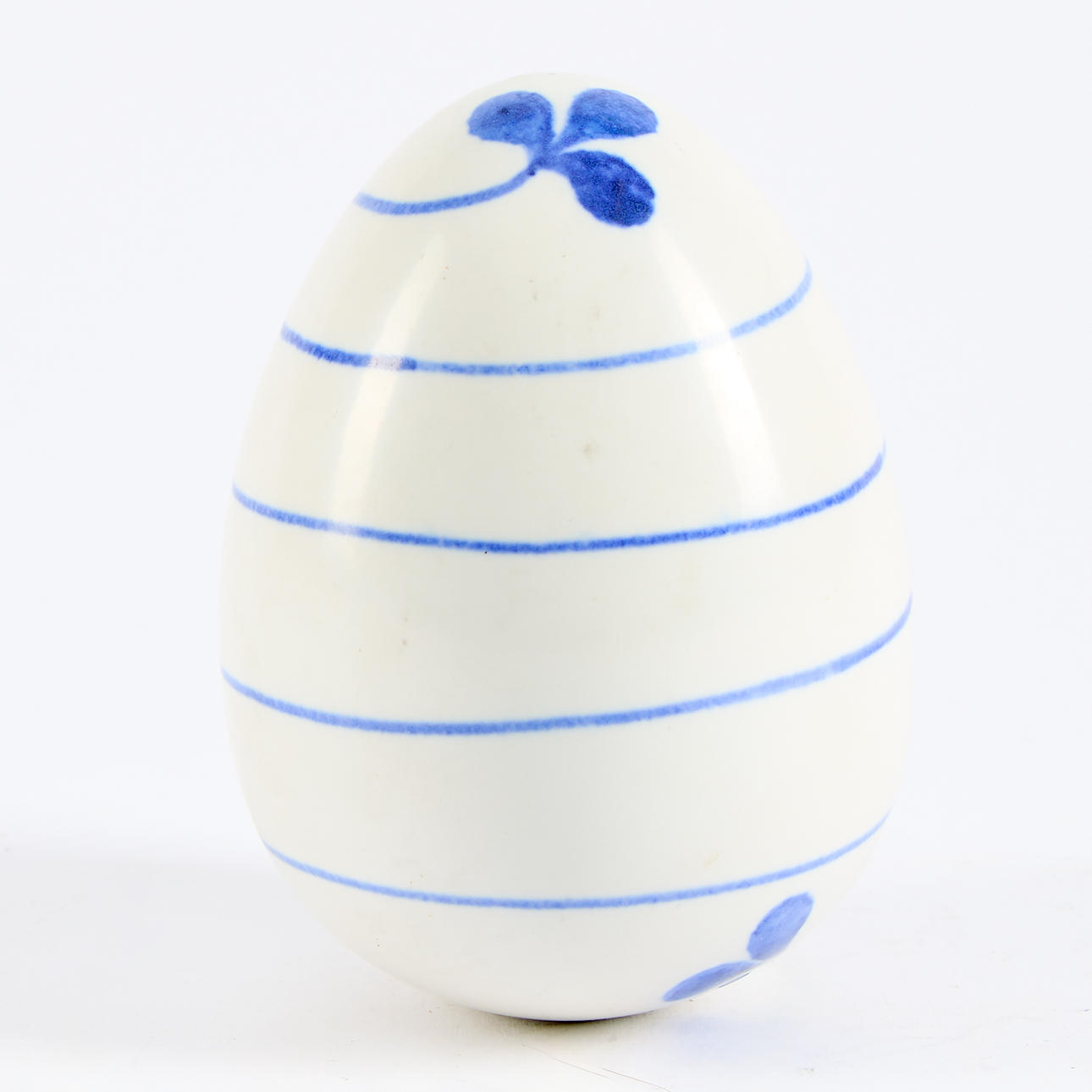 LISA LARSON. Skulptur, ägg, glaserat stengods.