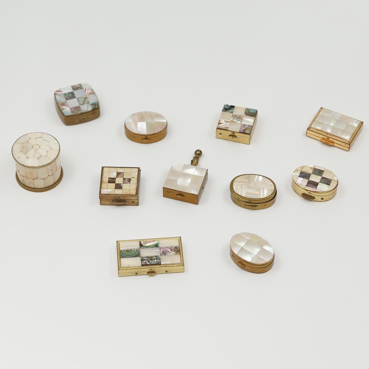 LOCKDOSOR, 11 ST, PÄRLEMO, MÄSSING, METALL.
